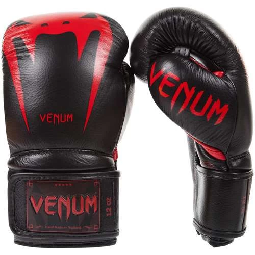 Venum Giant 3.0 Nappa Leather Boxing Glove – Black/White 5 Venum Giant 3.0 Nappa Leather Boxing Glove – Black/White - Image 5